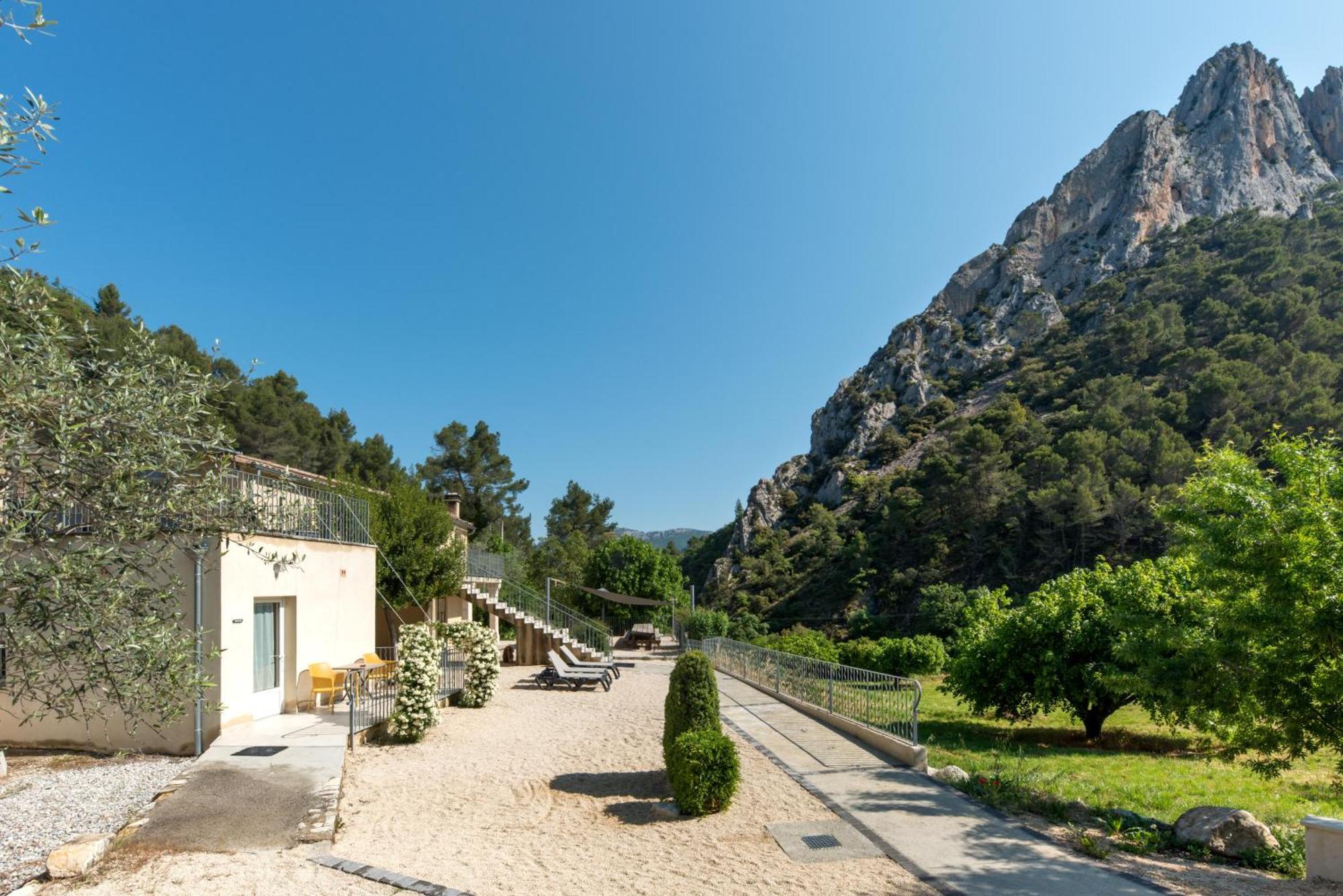 Domaine Saint Julien Ξενοδοχείο Buis-les-Baronnies Εξωτερικό φωτογραφία